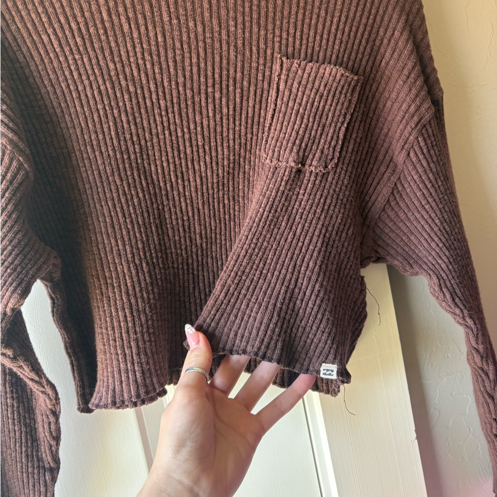 Cozy Brown Ribbed Sweater - Picture 2 of 2